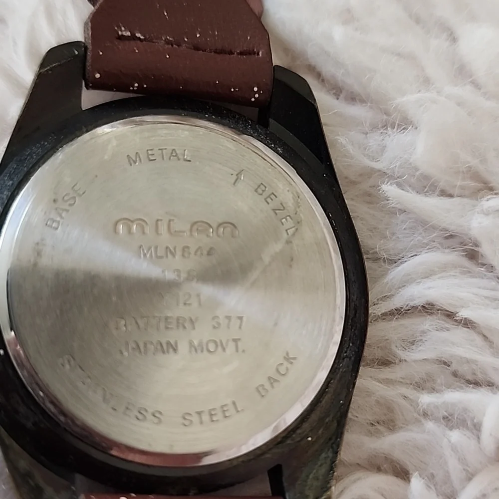 Vintage MILAN Repoussé Streamliner Train Railroad Watch - Picture 3 of 5